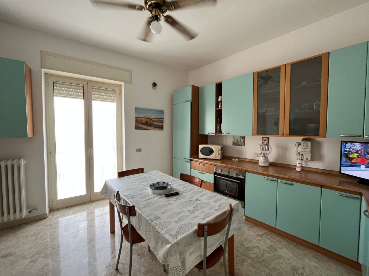 Appartamento di  3 vani /80 mq  a Bitetto (zona Via Sannicandro)