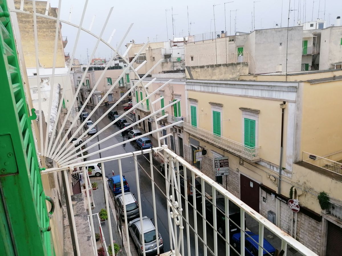 Appartamento di  3 vani /96 mq  a Molfetta (zona ponente)