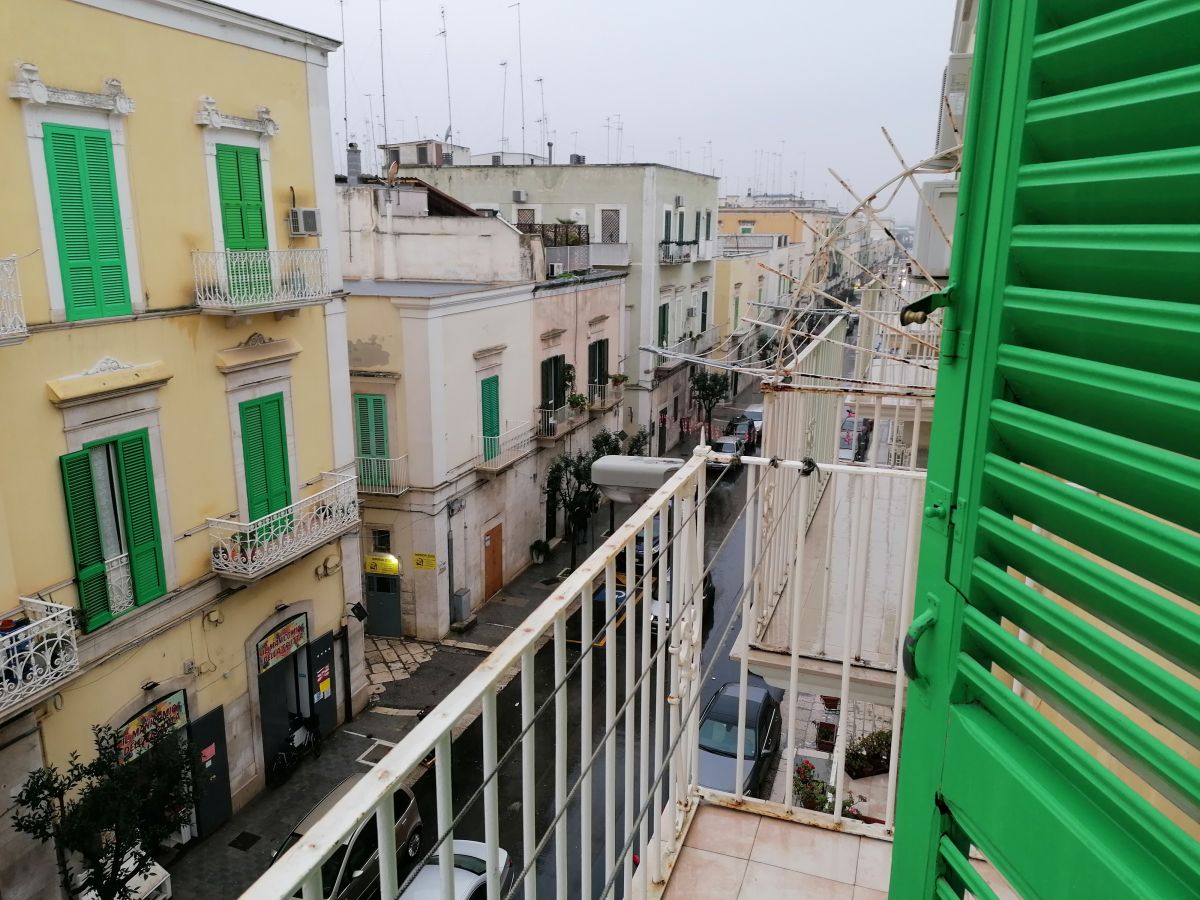 Appartamento di  3 vani /96 mq  a Molfetta (zona ponente)