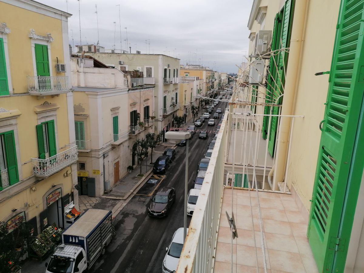 Appartamento di  3 vani /96 mq  a Molfetta (zona ponente)