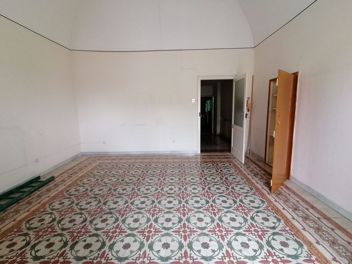 Appartamento di  3 vani /96 mq  a Molfetta (zona ponente)