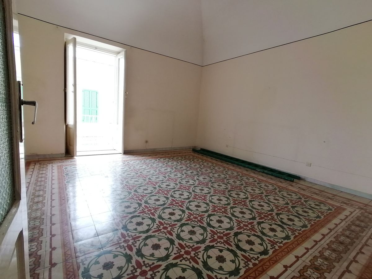 Appartamento di  3 vani /96 mq  a Molfetta (zona ponente)