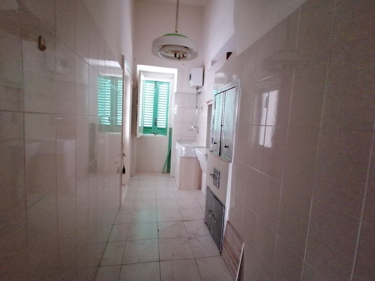 Appartamento di  3 vani /96 mq  a Molfetta (zona ponente)