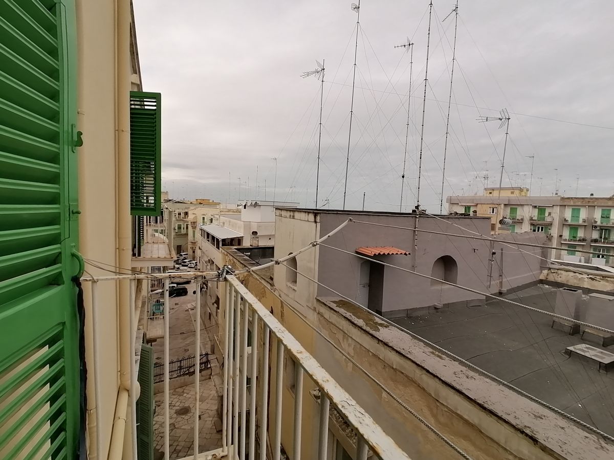 Appartamento di  3 vani /96 mq  a Molfetta (zona ponente)