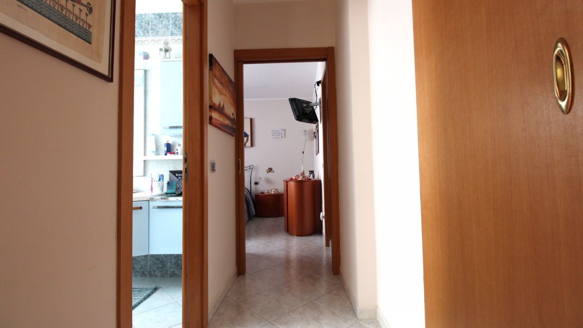 Appartamento di  3 vani /80 mq  a Capurso (zona Zona Villette)