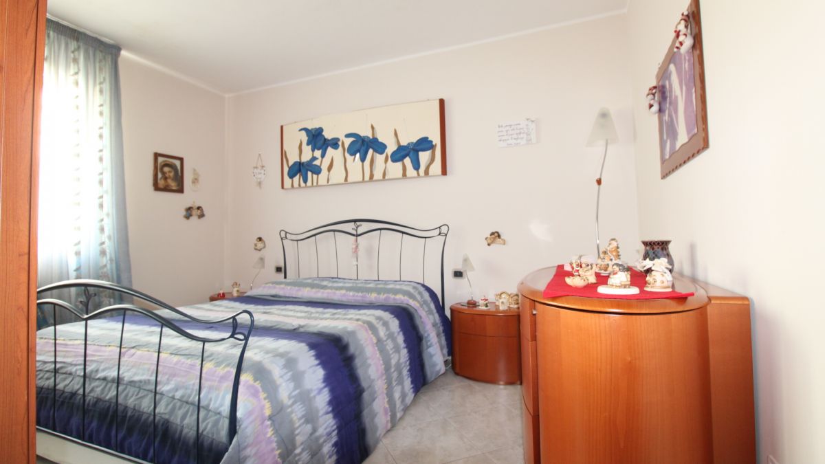 Appartamento di  3 vani /80 mq  a Capurso (zona Zona Villette)