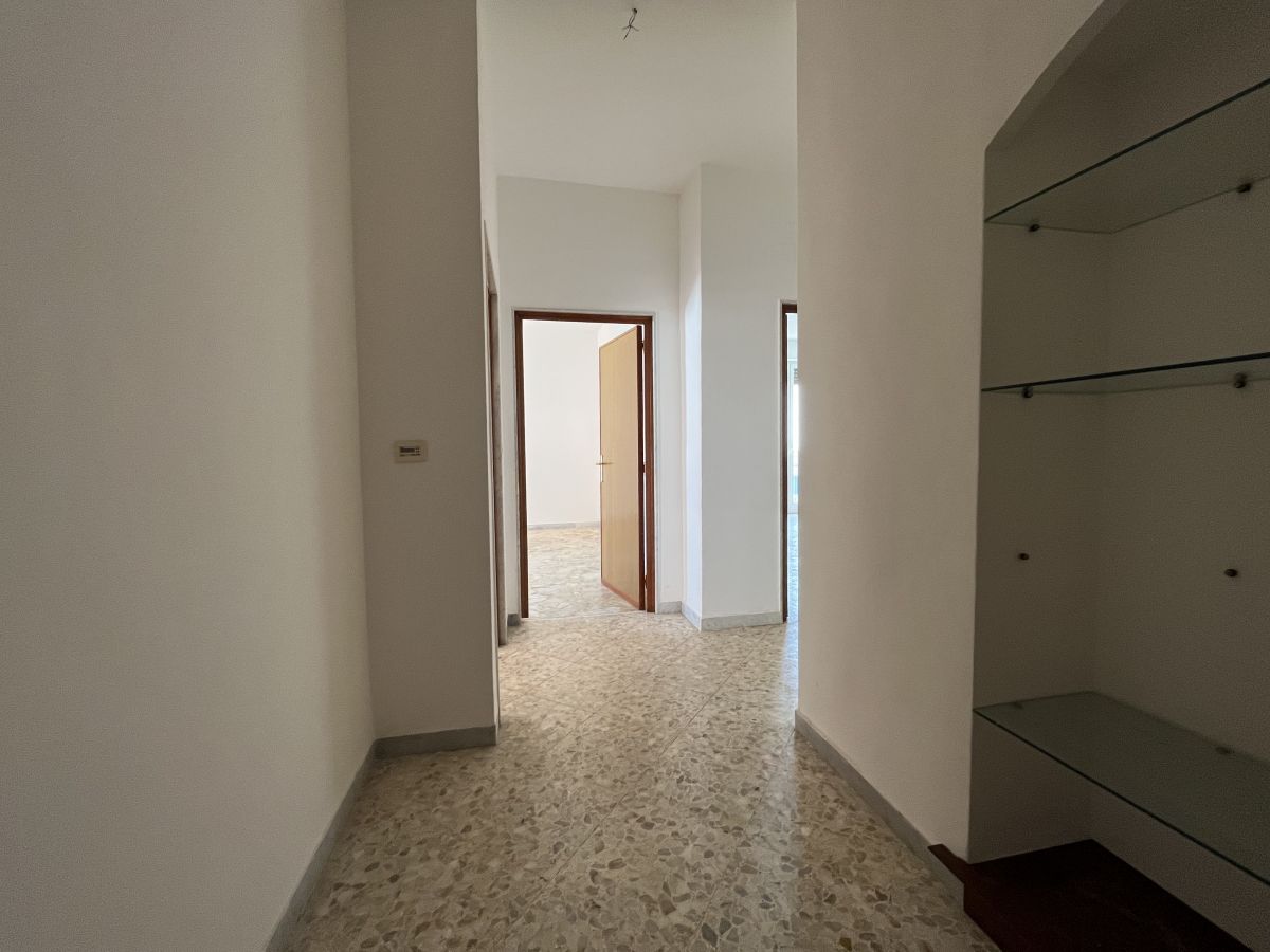 Appartamento di  3 vani /115 mq  a Bitetto (zona Via Sannicandro)