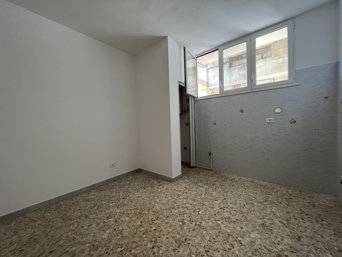 Appartamento di  3 vani /115 mq  a Bitetto (zona Via Sannicandro)