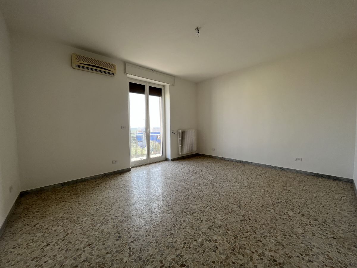 Appartamento di  3 vani /115 mq  a Bitetto (zona Via Sannicandro)