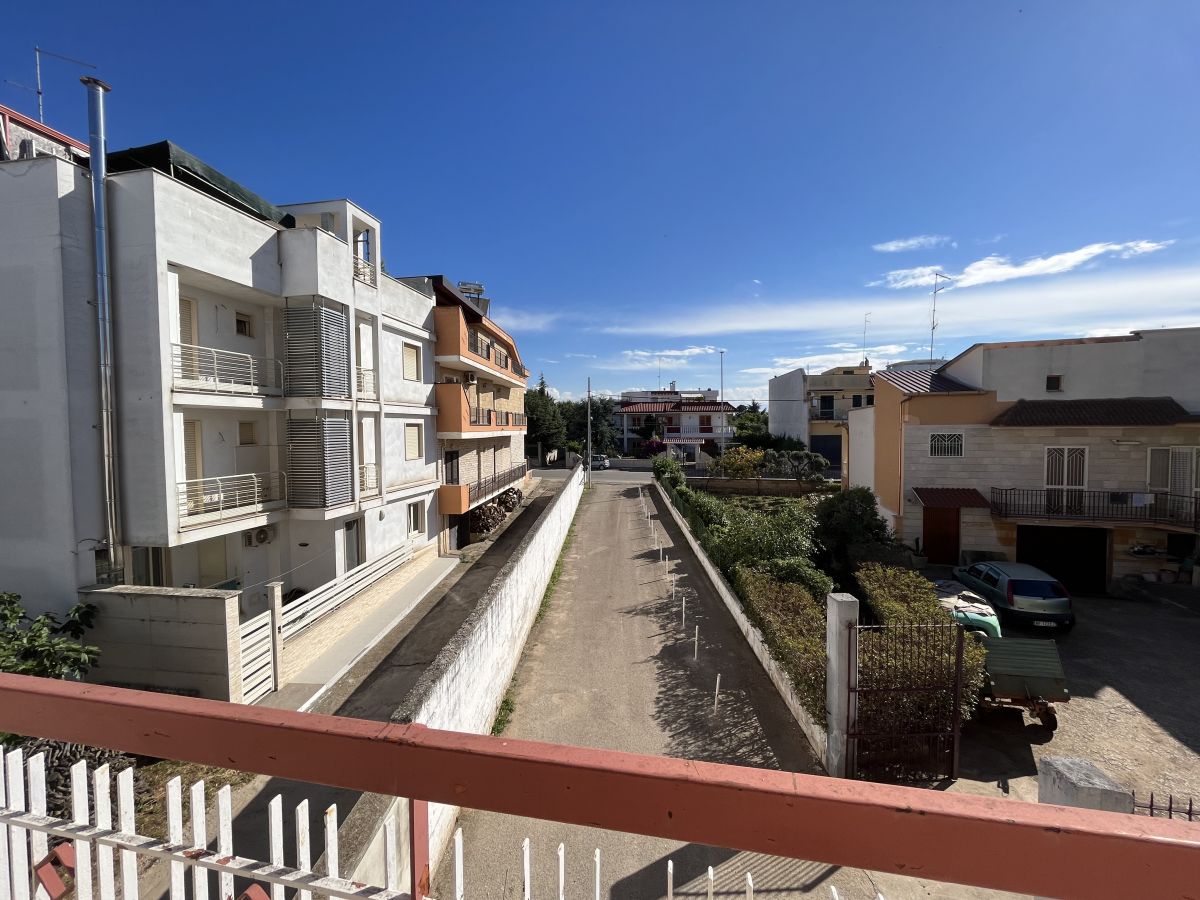 Appartamento di  3 vani /100 mq  a Bitetto (zona Campo Sportivo)