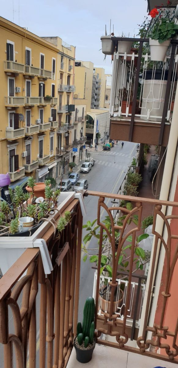 Appartamento di  2 vani /60 mq  a Bari - Libertà  (zona Piazza Garibaldi)