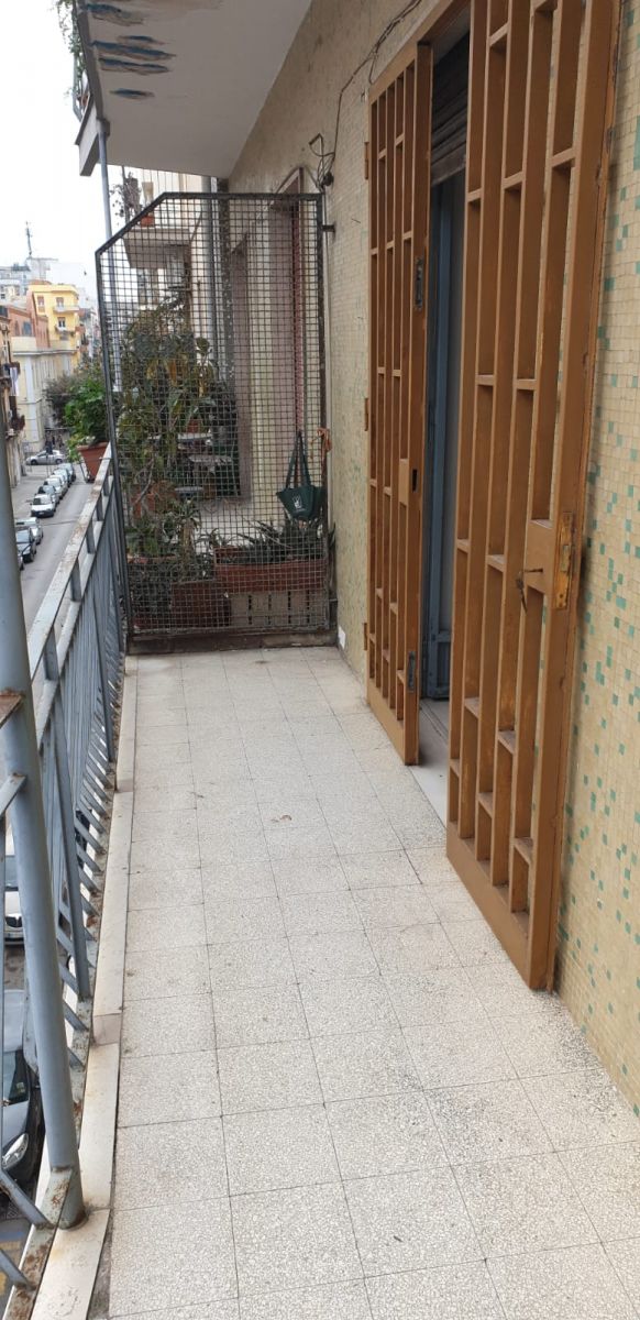 Appartamento di  2 vani /70 mq  a Bari - Libertà  (zona via dante)