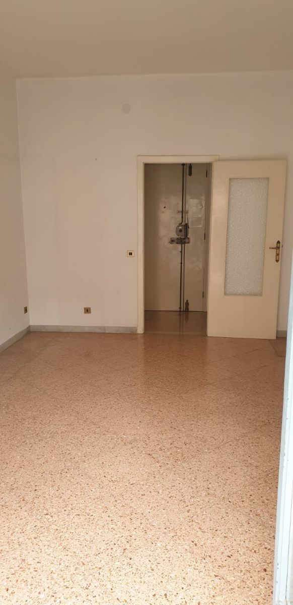 Appartamento di  2 vani /70 mq  a Bari - Libertà  (zona via dante)