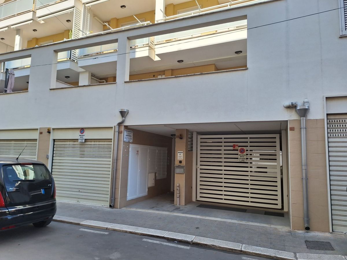 Appartamento di  3 vani /70 mq  a Noicattaro (zona zona centro)