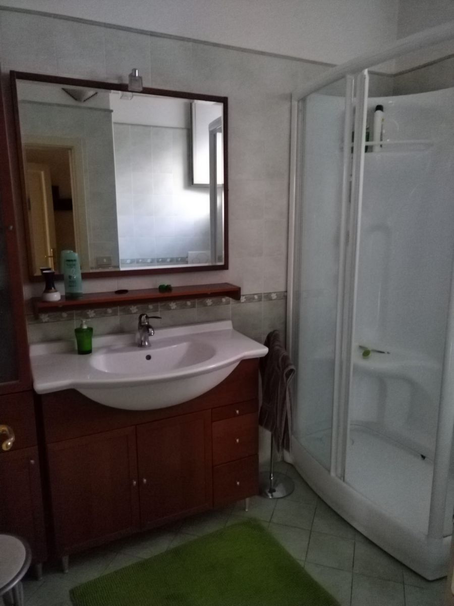 Casa indipendente di  5 vani /225 mq  a Casamassima (zona Centro)