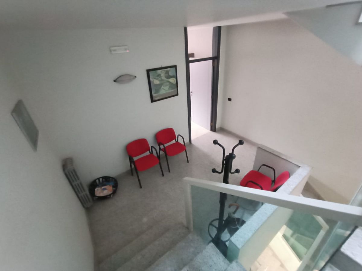 Ufficio di  5 vani /60 mq  a Andria (zona CENTRO)