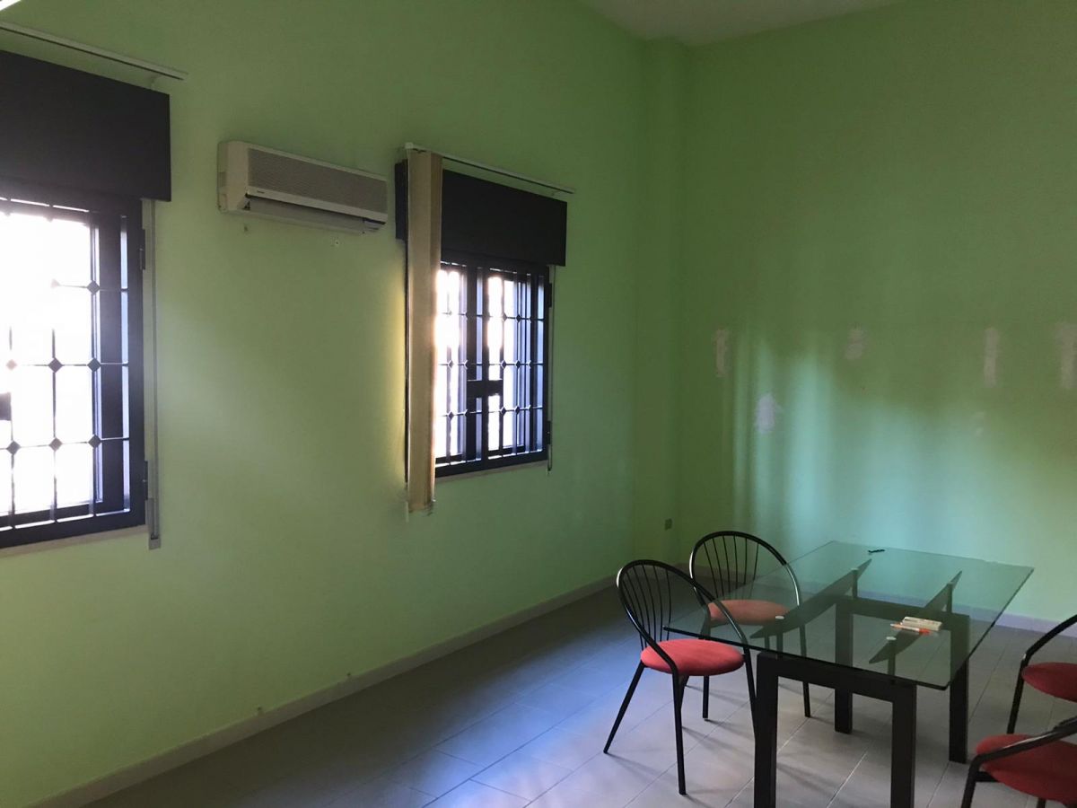 Ufficio di  6 vani /245 mq  a Bari - Poggiofranco (zona tribunale penale)