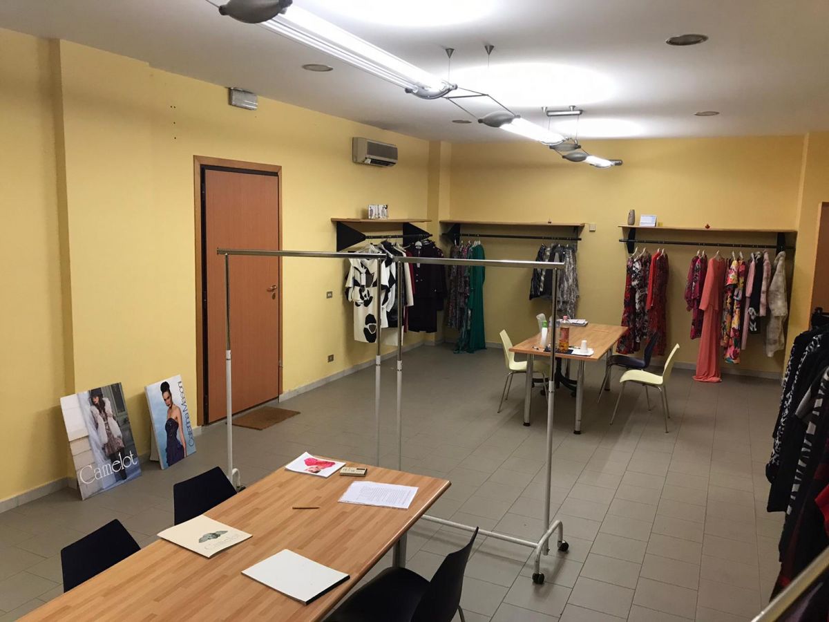 Ufficio di  6 vani /245 mq  a Bari - Poggiofranco (zona tribunale penale)