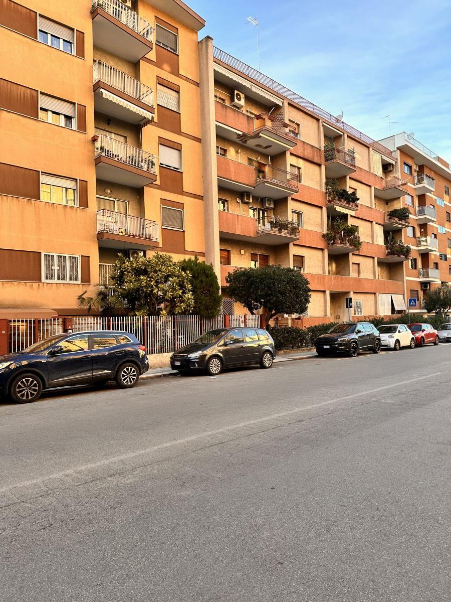 Appartamento di  4 vani /125 mq  a Bari - Poggiofranco