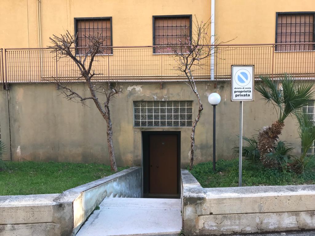 Ufficio di  6 vani /245 mq  a Bari - Poggiofranco (zona Vicinanze nuovo Tribunale)