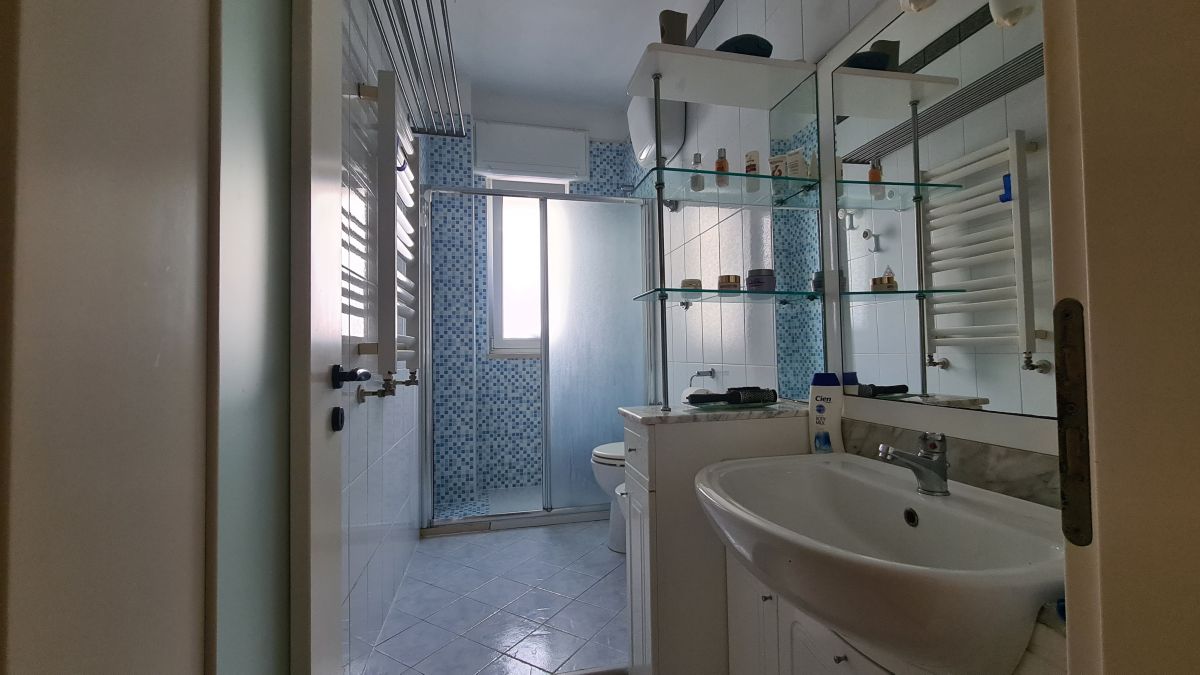 Appartamento di  3 vani /80 mq  a Bisceglie (zona Corso Umberto)