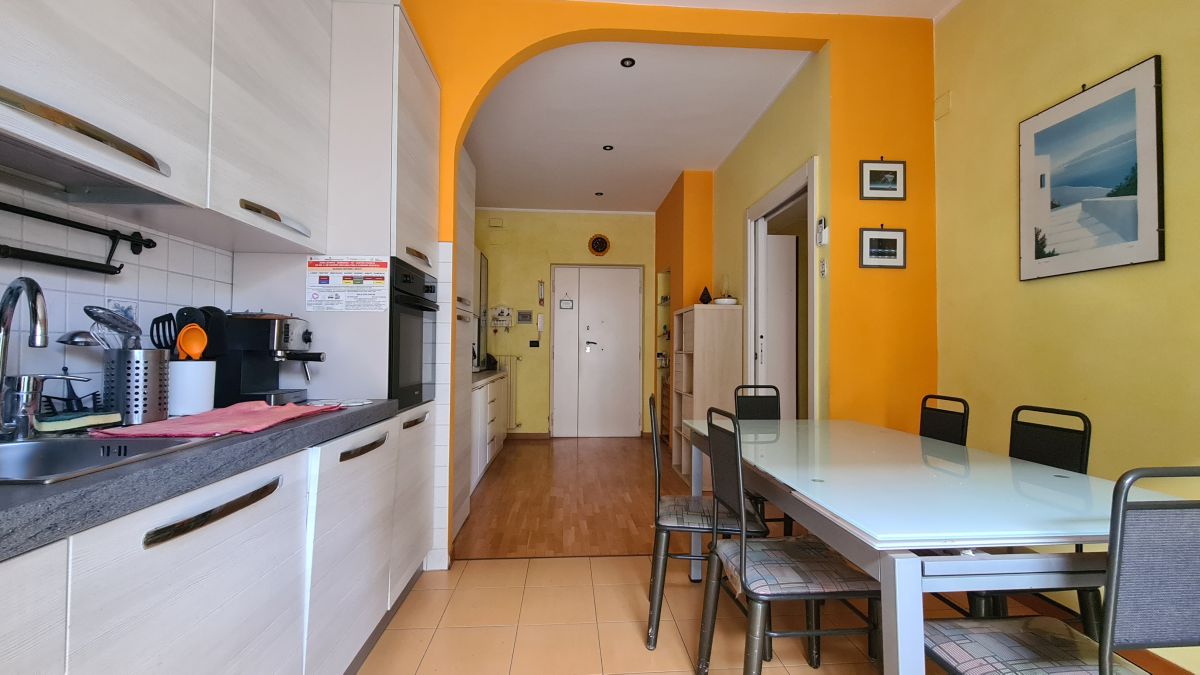 Appartamento di  3 vani /80 mq  a Bisceglie (zona Corso Umberto)