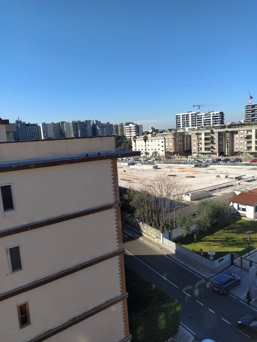 Appartamento di  5 vani /143 mq  a Bari - Poggiofranco