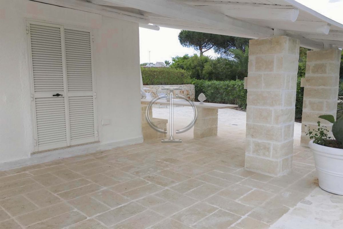 Villa (zona residenziale) di  3 vani /95 mq  a Ostuni (zona Rosa marina)