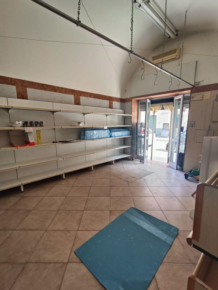 Altro | Alimentare/80 mq  a Bari - Ceglie del Campo