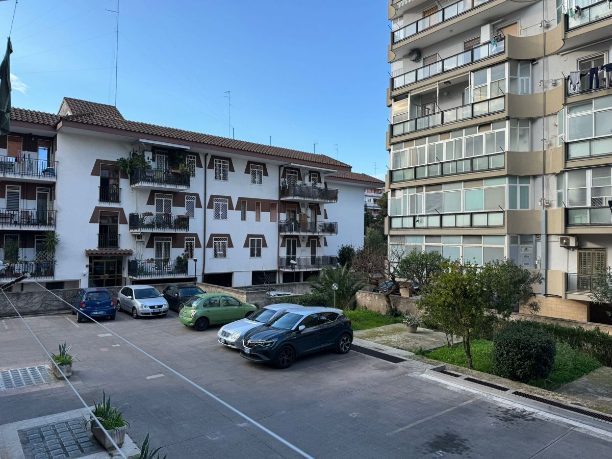 Appartamento di  4 vani /121 mq  a Bari - Poggiofranco