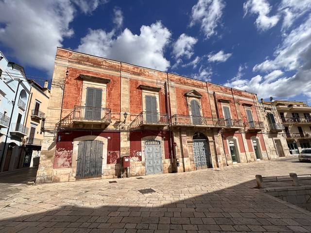 Casa indipendente di  9 vani /475 mq  a Ruvo di Puglia