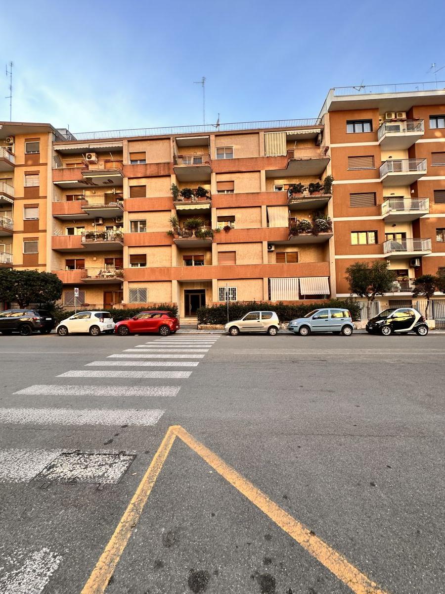 Appartamento di  4 vani /125 mq  a Bari - Poggiofranco