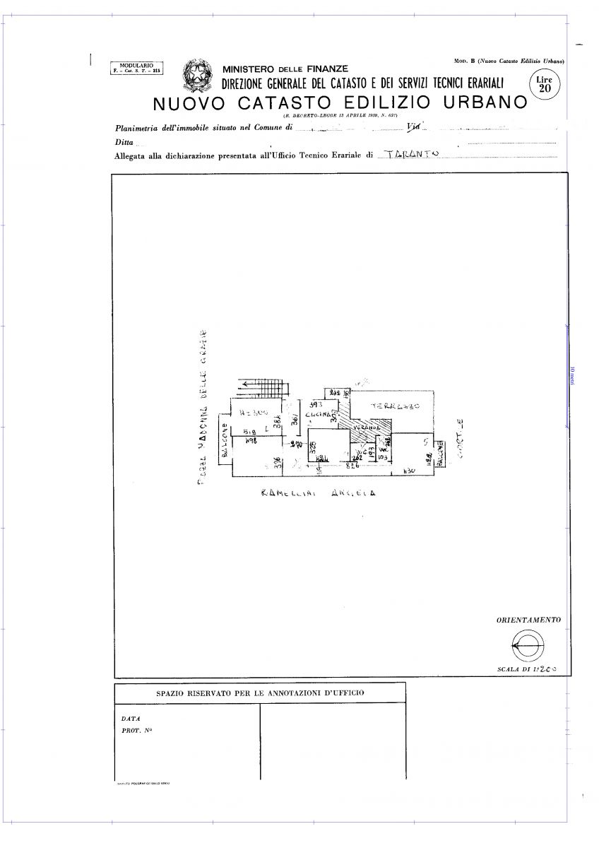 Appartamento di  4 vani /130 mq  a Taranto