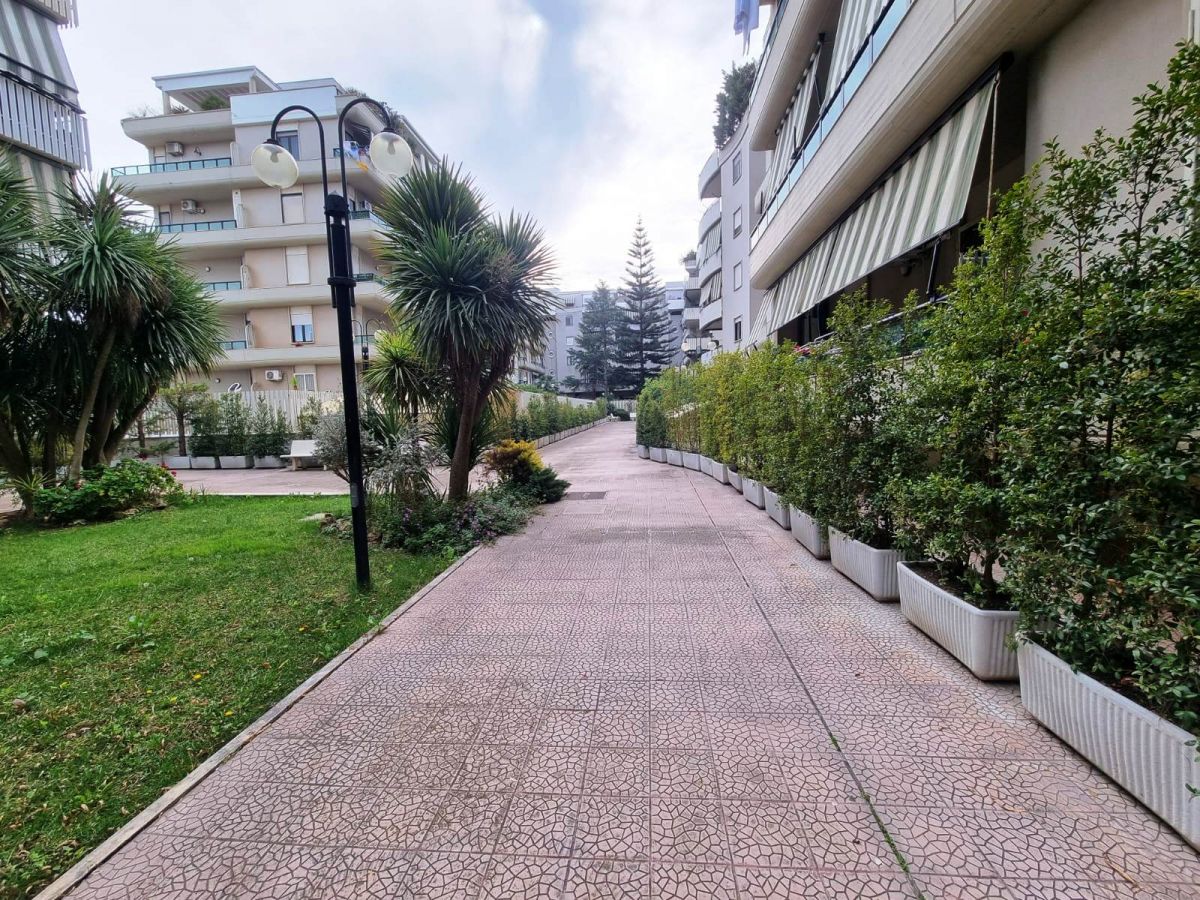 Attico Duplex di  5 vani /244 mq  a Trani (zona Sud)