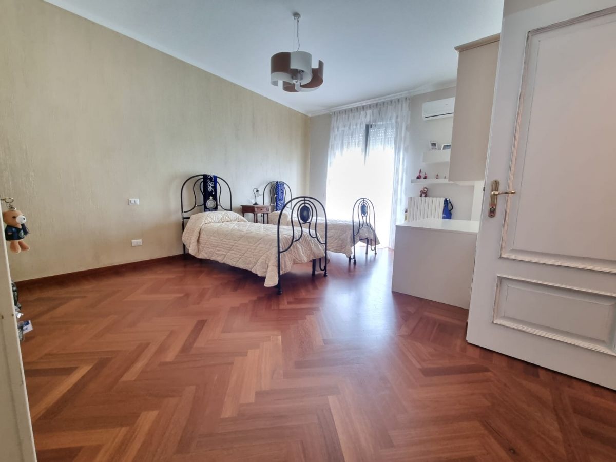 Attico Duplex di  5 vani /244 mq  a Trani (zona Sud)