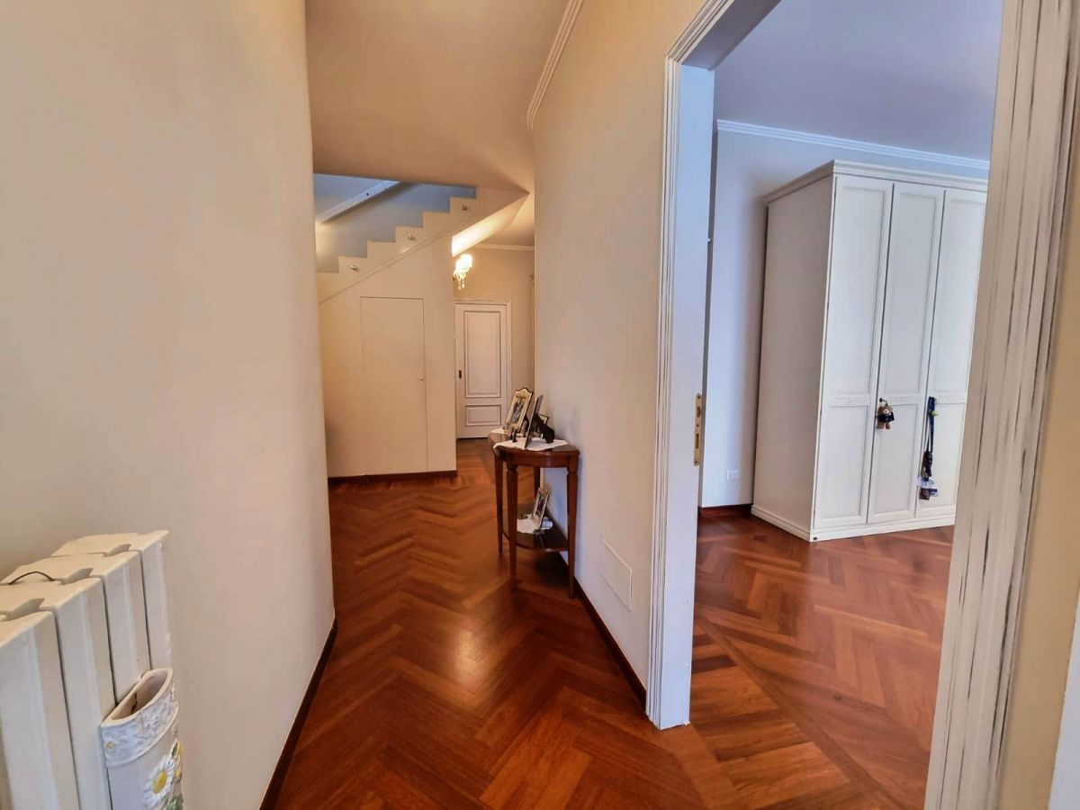 Attico Duplex di  5 vani /244 mq  a Trani (zona Sud)