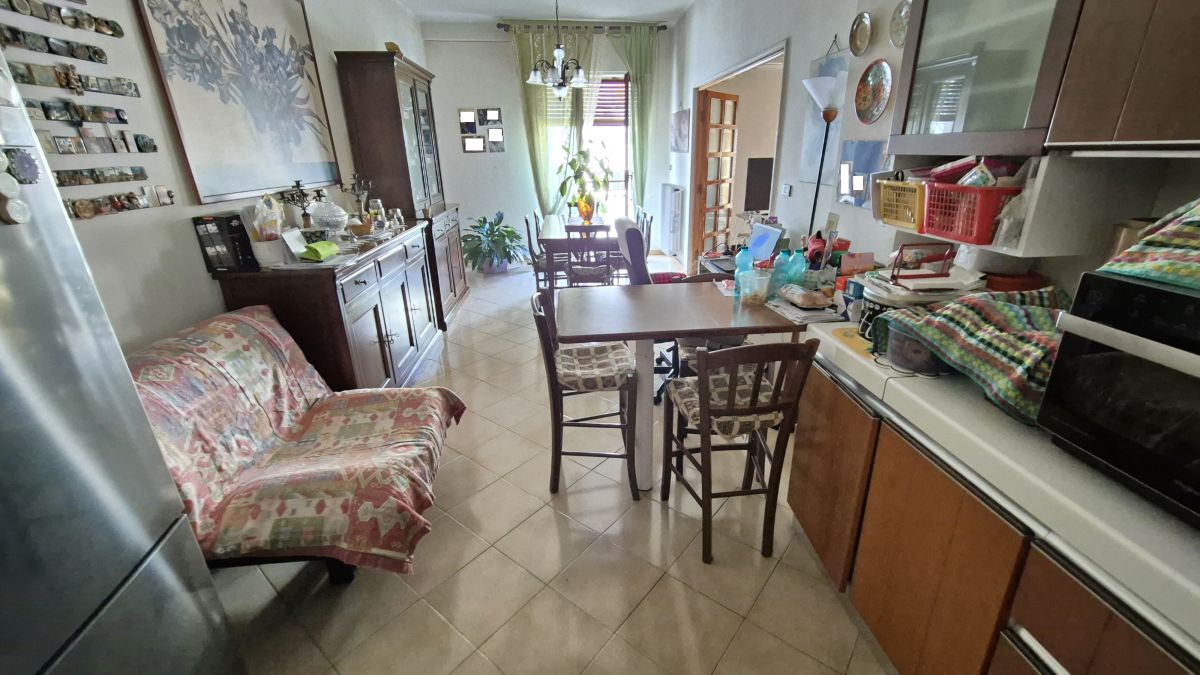 Appartamento di  3 vani /147 mq  a Triggiano (zona Casalino)