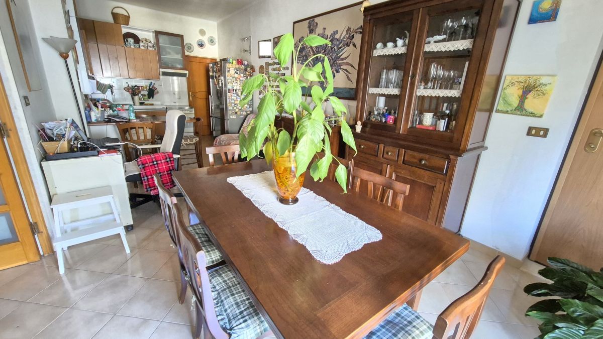 Appartamento di  3 vani /147 mq  a Triggiano (zona Casalino)