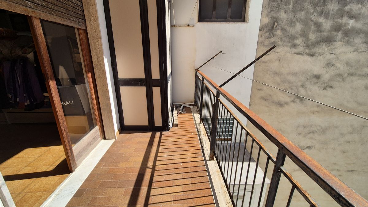 Appartamento di  3 vani /147 mq  a Triggiano (zona Casalino)