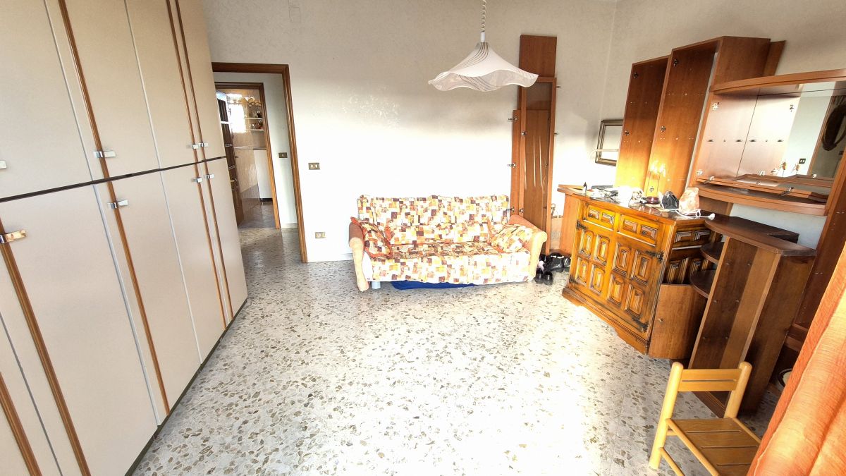 Appartamento di  3 vani /107 mq  a Bari - San Pasquale alta (zona Parco Largo 2 Giugno)