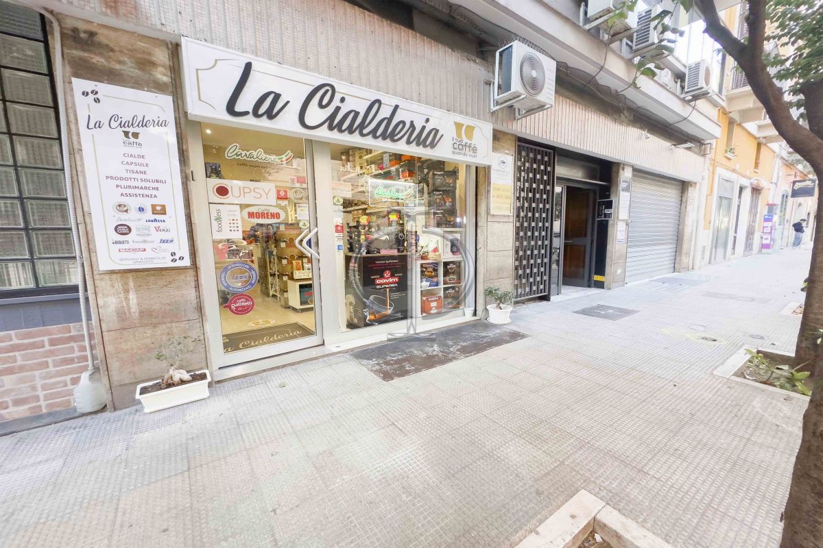 Locale commerciale / Negozio/35 mq  a Bari - Murat