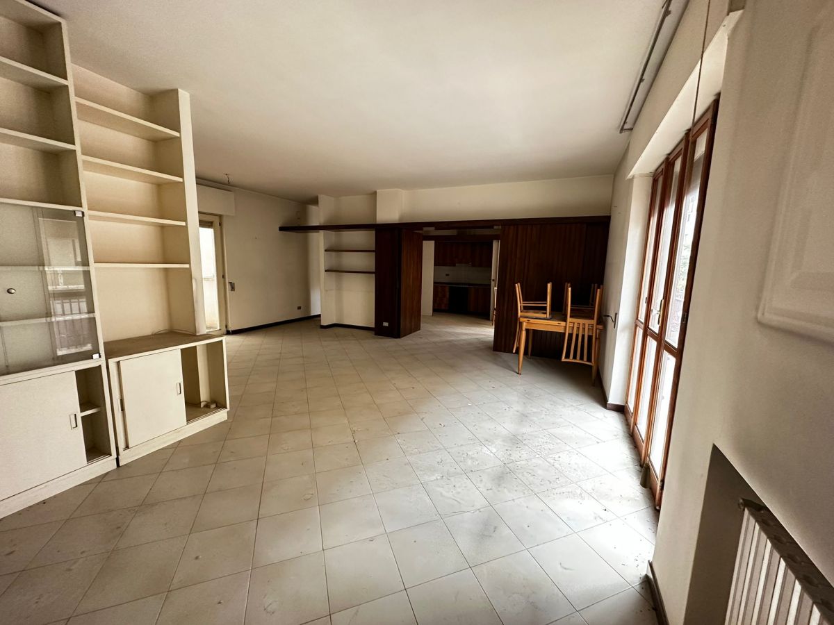 Appartamento di  5 vani /140 mq  a Andria (zona CENTRO)