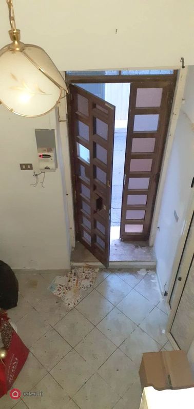 Casa indipendente di  4 vani /110 mq  a Bari - Carbonara