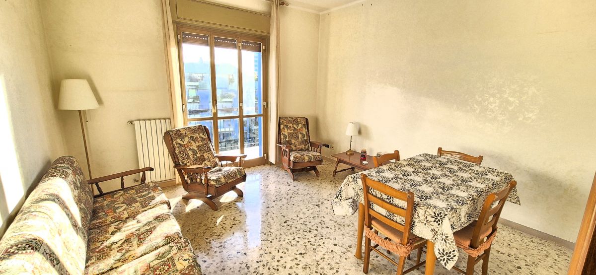 Appartamento di  3 vani /107 mq  a Bari - San Pasquale alta (zona Parco Largo 2 Giugno)