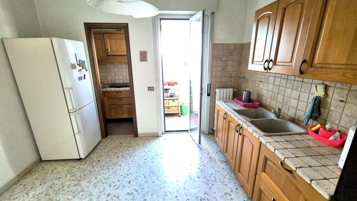 Appartamento di  3 vani /107 mq  a Bari - San Pasquale alta (zona Parco Largo 2 Giugno)