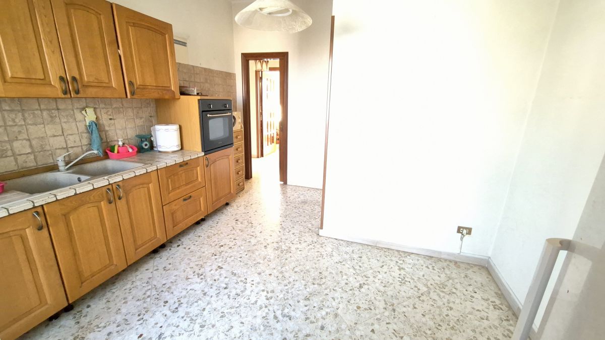 Appartamento di  3 vani /107 mq  a Bari - San Pasquale alta (zona Parco Largo 2 Giugno)