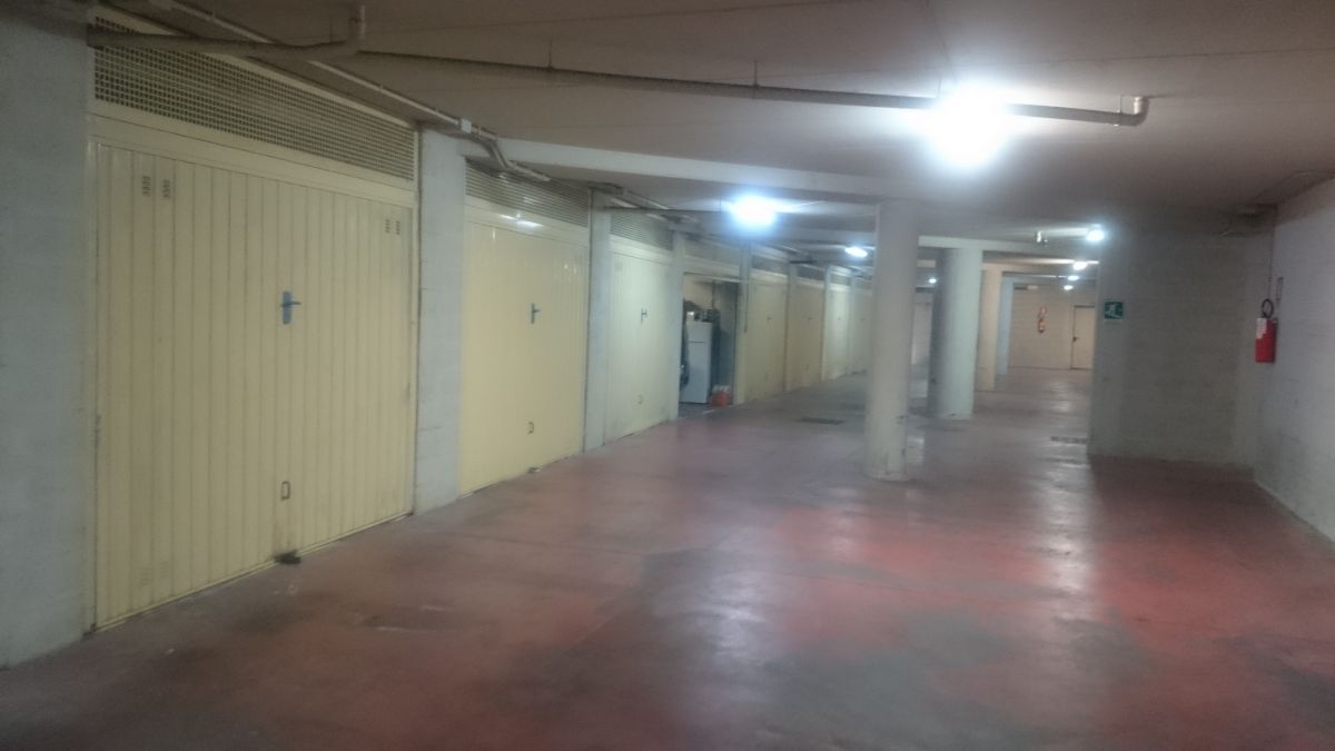 Box / Garage / Posto Auto/19 mq  a Bari - Picone (zona Policlinico)