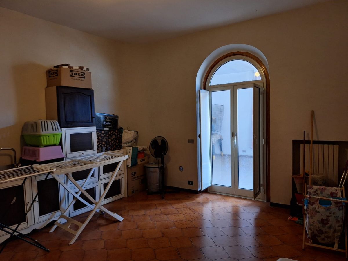 Appartamento di  4 vani /110 mq  a Noicattaro (zona zona via torre a mare)