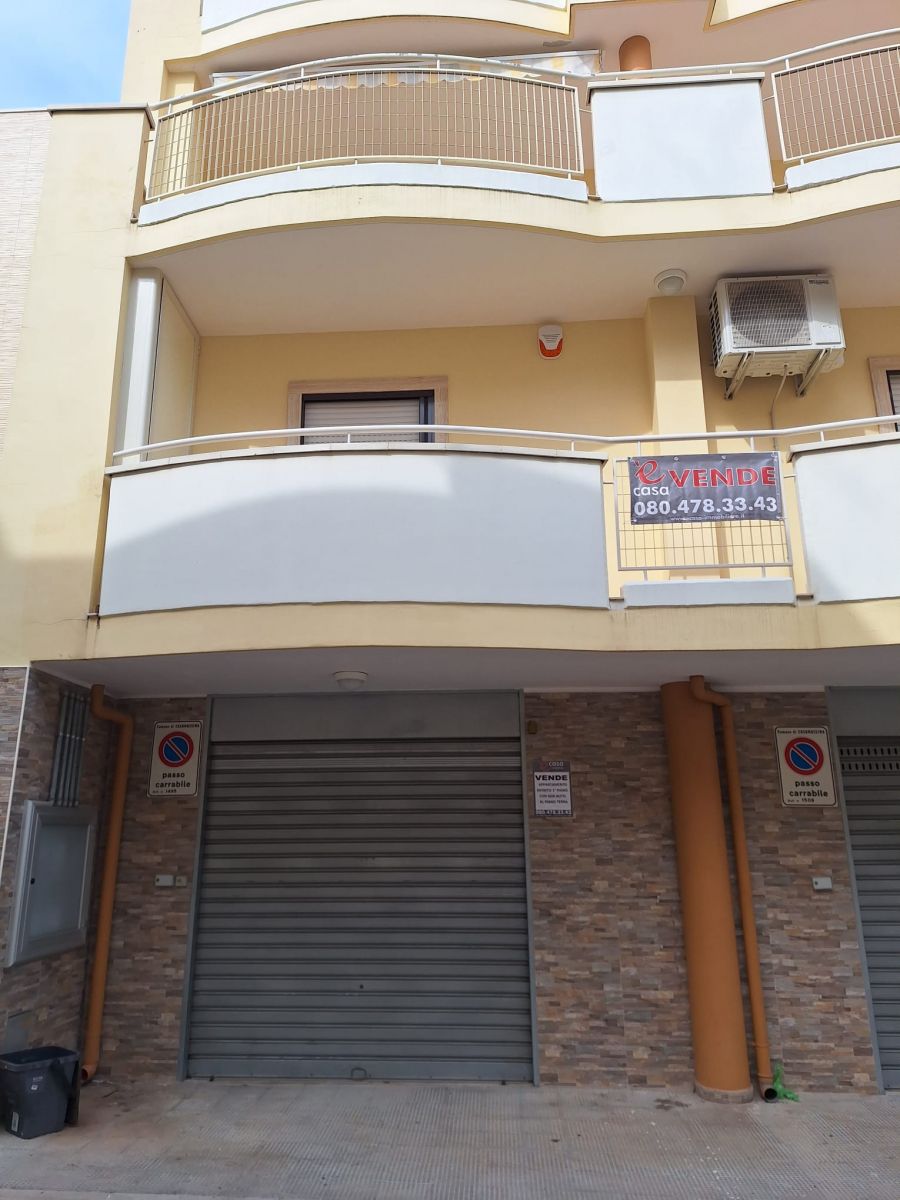 Appartamento di  3 vani /80 mq  a Casamassima