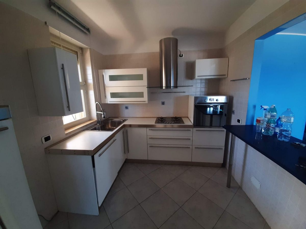 Appartamento di  3 vani /110 mq  a Bari - Marconi - San Cataldo (zona zona faro)